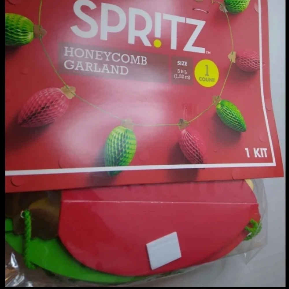 Spritz Christmas Garland